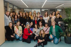 Foto grup dones emprenedores sessió tarda