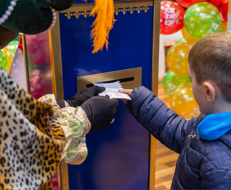 Imatge Recollida de Cartes i Plaça Màgica